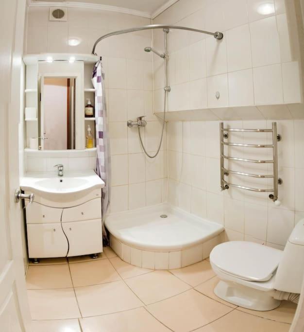 Парковка ! Квартира Поруч Госпіталю, Центр. Lviv Ngoại thất bức ảnh